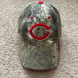 Realtree Cincinnati Reds camo Velcro back hat